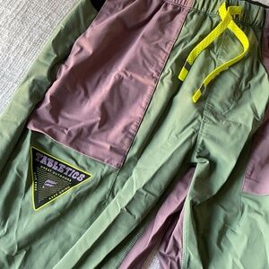 Fabletics Men’s Colorblock Jogger Pants – Size Medium